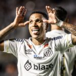 Vitória faz 3 a 2 de virada sobre Bahia em 1º jogo da final do Baianão