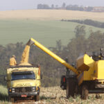 Vendas de máquinas e equipamentos sobem 13,4% no quadrimestre