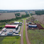 Uniformes de CMEIs em Maringá chegam com atraso e baixa qualidade, denunciam pais