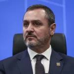 Esposa de Bruce Willis desabafa sobre doença do ator: “Um longo adeus”