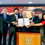 Harry Potter | Série revela primeiras fotos de Dumbledore de John Lithgow