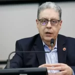 Flamengo vence no Maracanã e empata em número de pontos com Palmeiras