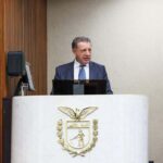 A caminho do Brasil, Bad Bunny cita influência de Xuxa