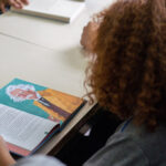 Flávio Bolsonaro supera Lula e assume liderança do 2° turno