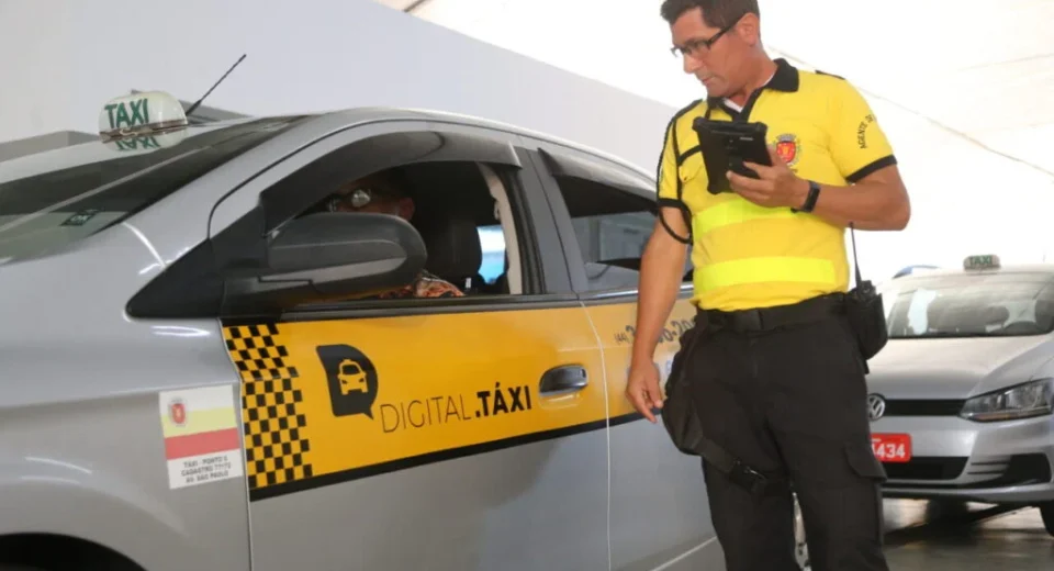 taxis maringáFoto: Rafael Macri / PMM